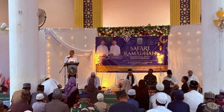 Safari Ramadhan Perdana, Pemkab Kotabaru Salurkan Batuan Untuk Tiga Kecamatan