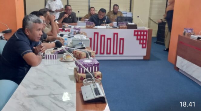 
					DPRD Kotabaru Rapat Kerja Bersama Dinas PUPR Kotabaru ,Progres Anggaran 2026.