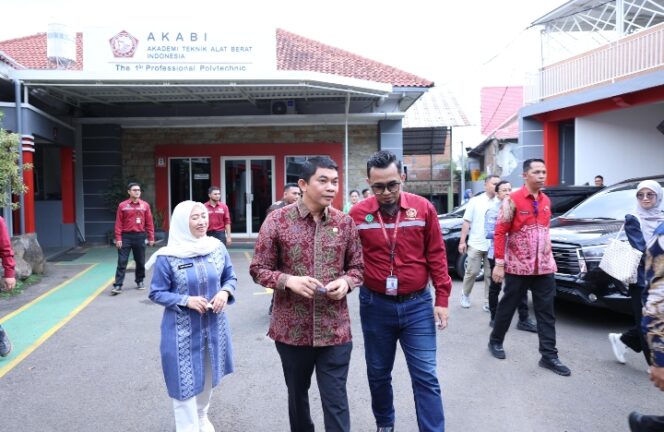 
					Pengembangan SDM, Bupati Andi Rudi Latif Lakukan Penjajakan Kerjasama dengan AKABI
