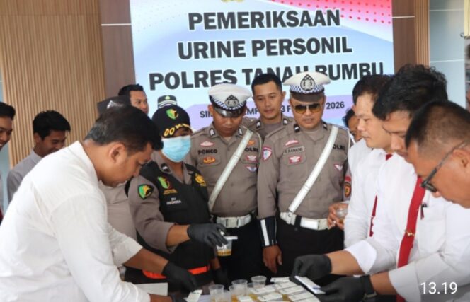 
					Polres Tanah Bumbu Lakukan Tes Urine Terhadap Seluruh Jajaran Personel Polres Tanah Bumbu