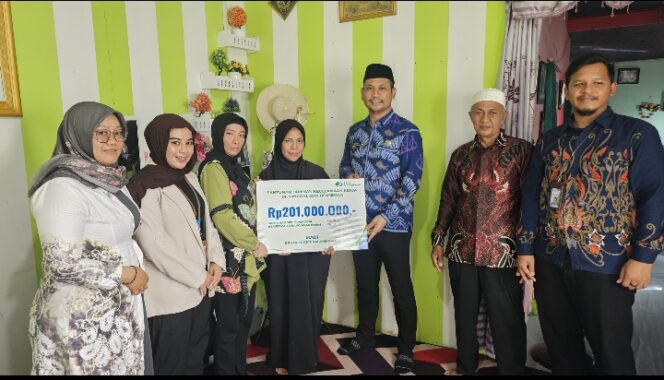 
					Negara Hadir untuk Keluarga Pekerja: BPJS Ketenagakerjaan Batulicin Serahkan Santunan Rp70 Juta dan Beasiswa Rp131 Juta kepada Keluarga Almarhum Madi