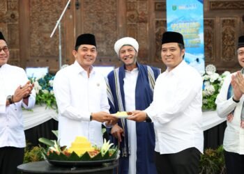Bupati Andi Rudi Latif Resmikan Operasional Aerodrome Control Tower Bandara Bersujud