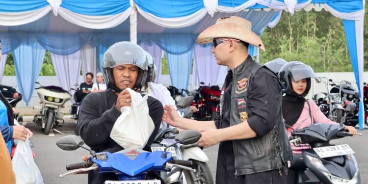 Kolaborasi HDCI dan Ditlantas Polda Kalsel, Berbagi Takjil dan Kampanye Keselamatan Berkendara