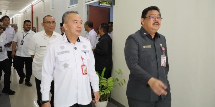 Sekda Kalsel Apresiasi Kedisiplinan ASN Diskominfo di Hari Pertama Kerja Pasca Libur Lebaran