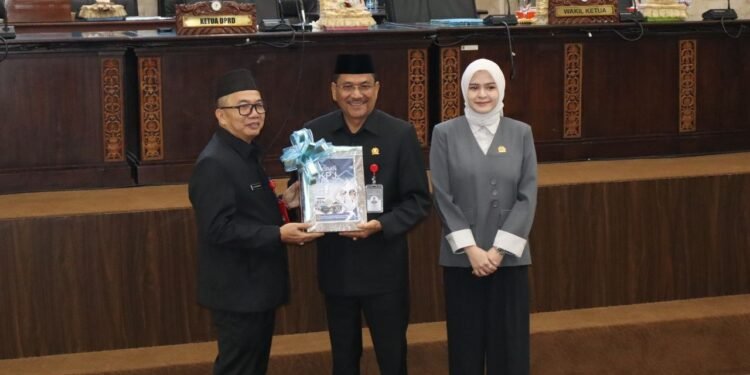 Pemprov Kalsel Sampaikan LKPJ 2025, Indikator Pembangunan Tunjukkan Tren Positif