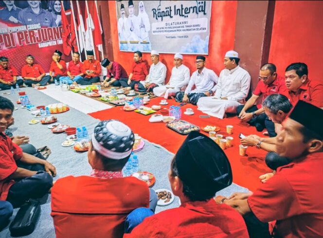 
					Perkuat Konsolidasi dan Silaturahmi, Ketua DPD PDI Perjuangan Kalsel Sambangi Kader di Tanah Bumbu.