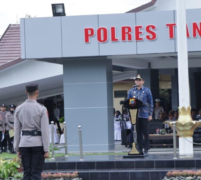 
					Bupati Tanah Bumbu Pimpin Apel Gelar Pasukan Operasi Ketupat Intan 2026.