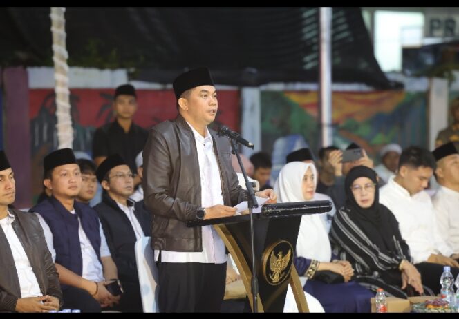 
					Semarak Idul Fitri, Bupati Andi Rudi Latif Lepas Festival Tanglong 2026