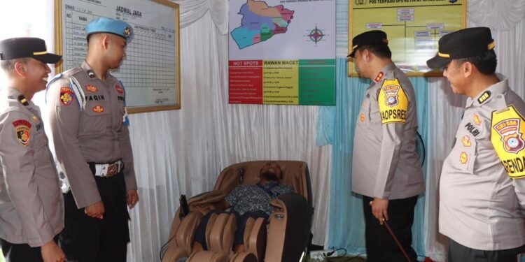 Kapolres Tanah Bumbu Cek Kesiapsiagaan Pos Terpadu, Pastikan Mudik Lebaran 1447 H Aman dan Nyaman