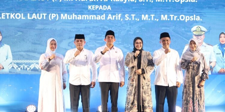 Bupati Andi Rudi Latif Apresiasi dan Sampaikan Harapan pada Pisah Sambut Danlanal Kotabaru–Tanah Bumbu
