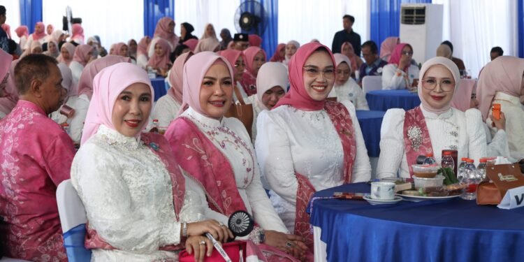 Ketua TP PKK Tanah Bumbu Andi Irmayani Rudi Latif Tekankan Peran Perempuan Dalam Mendukung Pembangunan Daerah