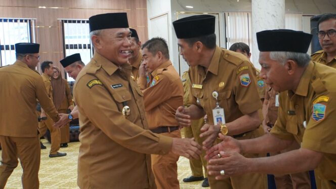 
					Bupati Muhammad Rusli Lantik Pejabat Tinggi Pratama, Administrator dan Pengawas di Kotabaru