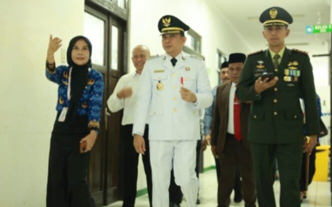 
					Bupati Andi Rudi Latif Dorong Pendidikan Dokter Spesialis Demi Manfaat Layanan Kesehatan Masyarakat.