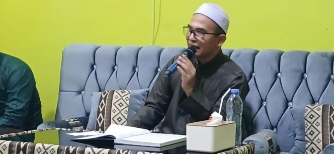 
					Menanamkan Nilai Keberkahan, Pengajian Darul Ilmi Desa Kupang Bahas Adab Terhadap Orang Tua dan Guru