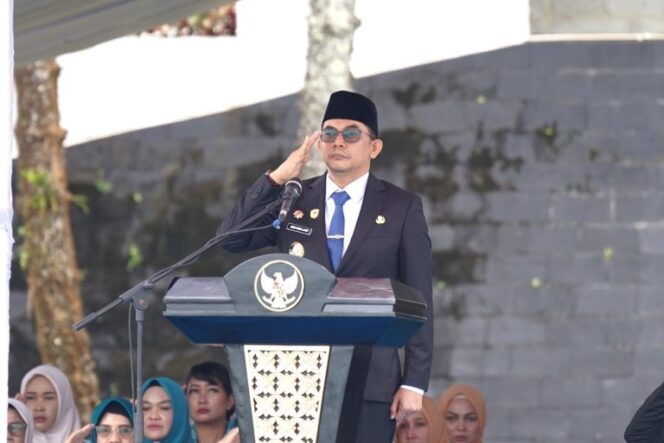 
					Bupati Andi Rudi Latif Pimpin Upacara Peringatan Hari Kebangkitan Nasional