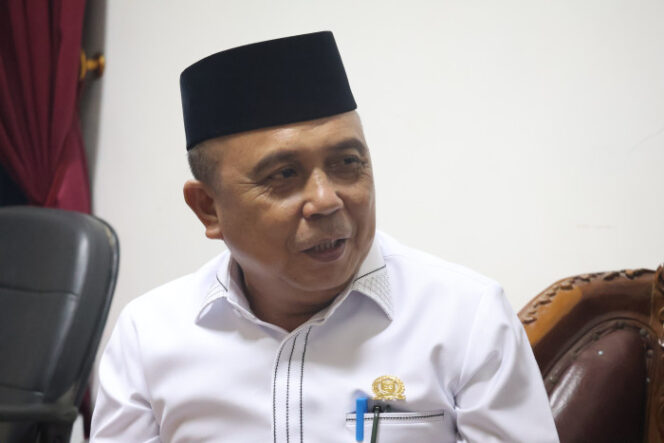
					Sejumlah Pejabat Eselon III di Tanah Bumbu Jadi Sorotan, Abdul Rahim Ingatkan Etika Komunikasi