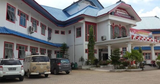
					Bupati Andi Rudi Latif Beri Perhatian Cepat ke Korban Tabrak Lari di Gunung Tinggi