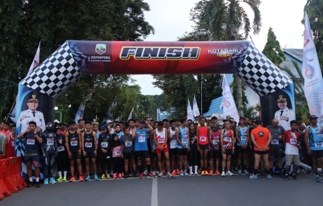 
					Ratusan Pelari Ramaikan Fun Run 7,6 K Hari Jadi Kabupaten Kotabaru ke-76