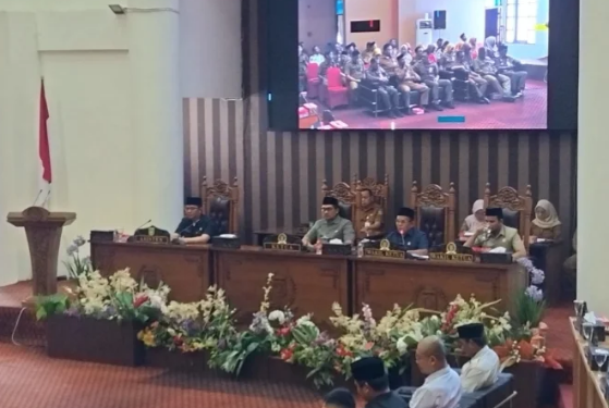 Fraksi PDIP Sorot UMKM dan Jaringan Internet, Raperda Perizinan di Tanah Bumbu Tetap Dilanjutkan