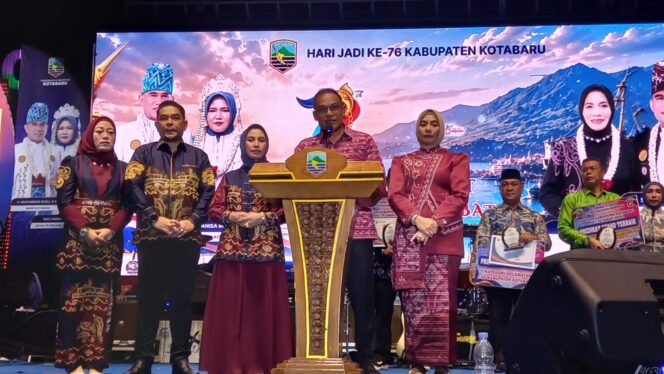 
					Ribuan masyarakat Padati wisata Siring Laut Penutupan Ekspo Saijaan 2026 Bersama H.Rhoma Irama Soneta Group