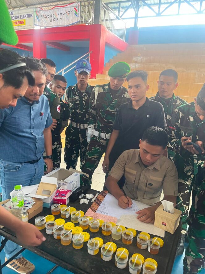 
					Yonif TP 884/Saijaan Gelar Sosialisasi P4GN DanTes Urine , Hasil Personel Negatif Narkoba