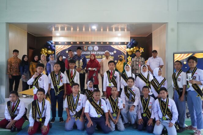 
					Setiap Langkah Istimewa, Setiap Langkah Bermakna”: Momen Haru Pengukuhan dan Perpisahan Siswa SLB Negeri Tanah Bumbu TA 2025/2026