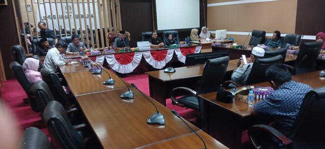 
					Kesepakatan Diabaikan, DPRD Tanah Bumbu Soroti Debu dan Lumpur Tambang yang Masih Menghantui Warga Satui