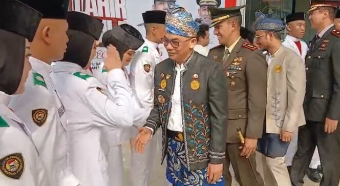 
					Penuh Warna Nusantara, Pemkab Tanah Bumbu Peringati Hari Lahir Pancasila 2026 dengan Busana Adat