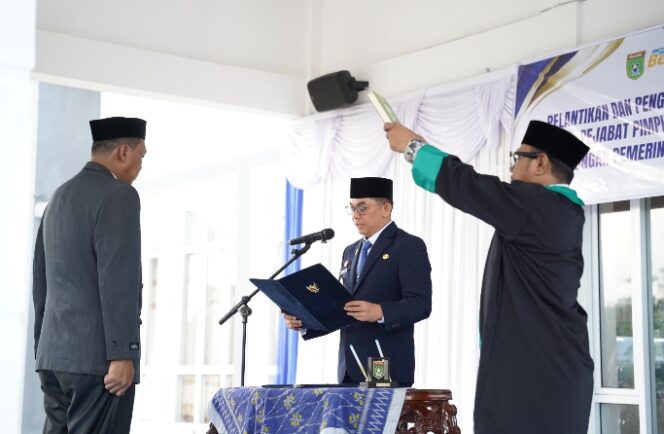 
					Bupati Andi Rudi Latif Lantik Kepala Dinas Perikanan Tanah Bumbu