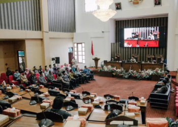 Rapat Paripurna DPRD Tanah Bumbu, Hanya 14 dari 35 Anggota Hadir, Absensi Kembali Jadi Sorotan