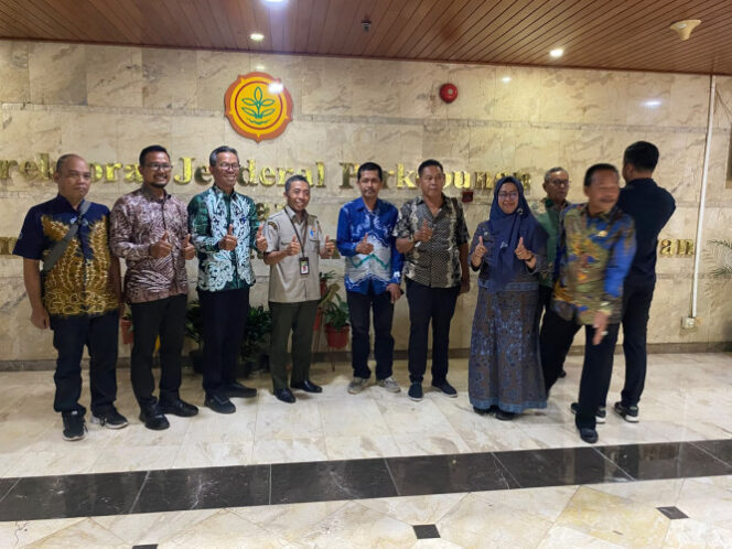 
					DPRD Kalsel dan DPRD Tanbu Kawal Pengembangan 1.100 Hektare Kawasan Kelapa di Tanah Bumbu