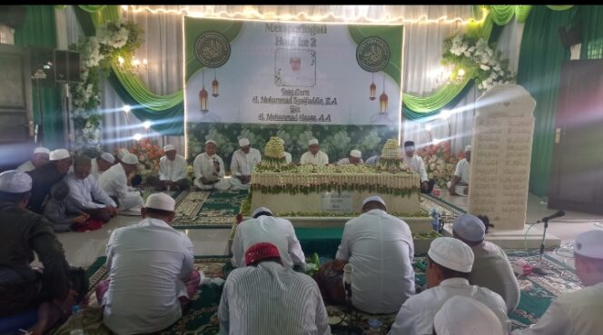 
					Syairi Muklis Hadiri Haul ke 2 Tuan Guru H. M.Syaifuddin.Z.ADesa Gunung Ulin  