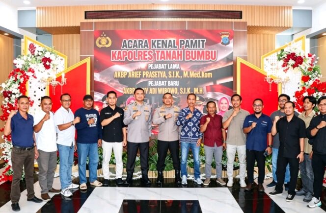 
					Sinergitas Tanpa Batas, Sejumlah Jurnalis Hadiri Kenal Pamit Kapolres Tanah Bumbu