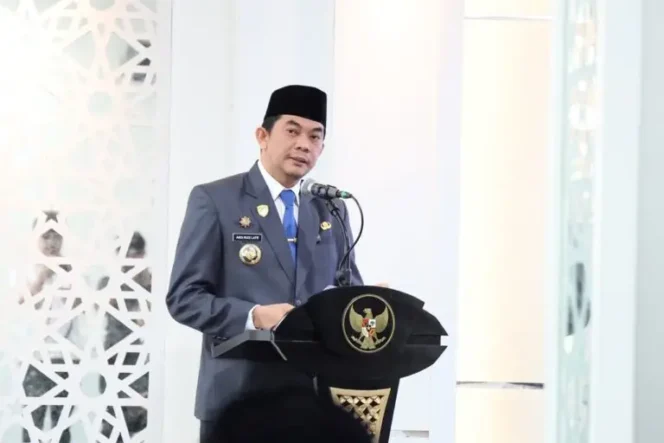 
					Bupati Tanah Bumbu Larang ASN Live Streaming untuk Kepentingan Pribadi Saat Jam Kerja