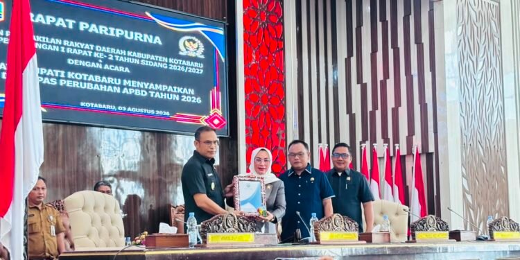 Paripurna DPRD, Bupati Kotabaru Sampaikan KUPA dan PPAS Perubahan APBD Tahun 2026