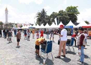 Lomba Estafet Air Meriahkan Aksi Merah Putih HUT ke-81 RI di Tanah Bumbu: Ajang Kekompakan dan Kebersamaan