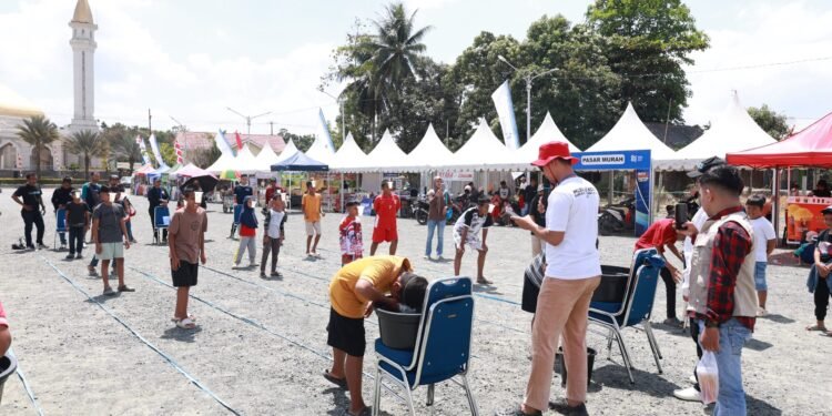 Lomba Estafet Air Meriahkan Aksi Merah Putih HUT ke-81 RI di Tanah Bumbu: Ajang Kekompakan dan Kebersamaan