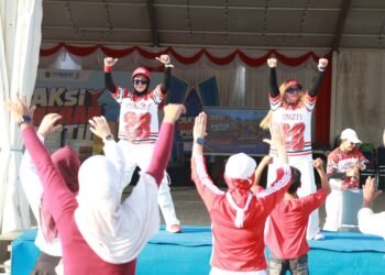 Image default