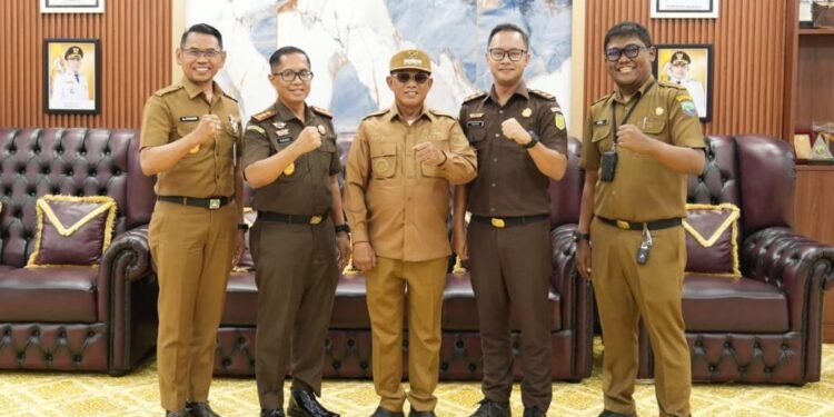 Bupati H. Muhammad Rusli Perkuat Sinergi Hukum dengan Kejari Kotabaru Melalui MoU