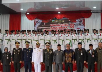 Bupati Kotabaru Muhammad Rusli Kukuhkan 42 Anggota Paskibraka Kotabaru Tahun 2026