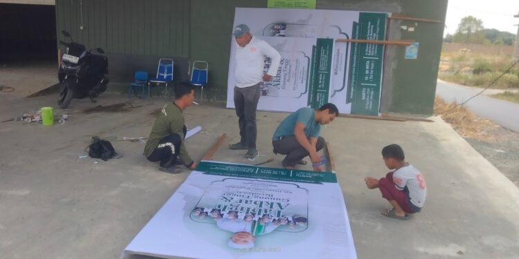 Sambut “Gunung Tinggi Bershalawat”, Warga RT.05 Bukit Nusa Indah Kompak Gelar Gotong Royong