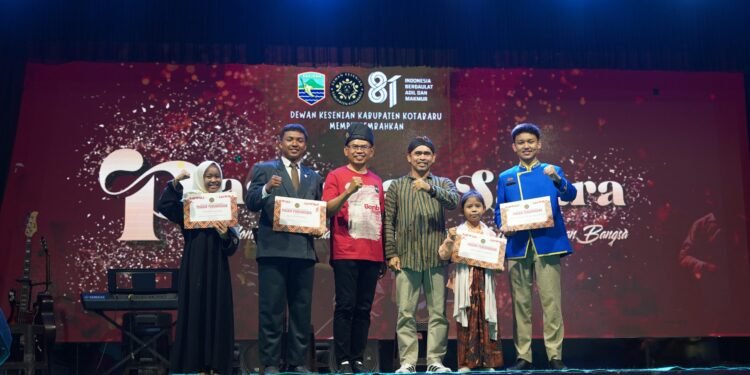 Pagelaran Sastra “Simponi Kemerdekaan” Digelar di Panggung Akrab Siring Laut Kotabaru