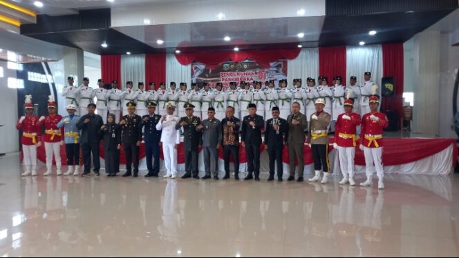 
					Bupati Kotabaru Muhammad Rusli Kukuhkan 42 Anggota Paskibraka Kotabaru Tahun 2026