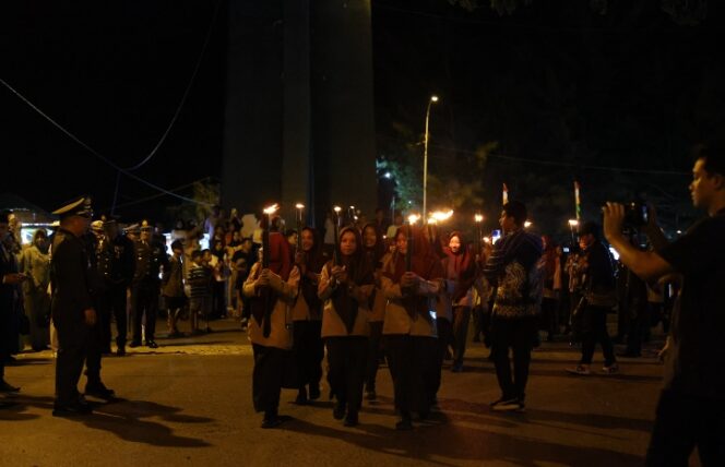 
					Semarak Pawai Obor dan Taptu Warnai Malam Kemerdekaan RI di Tanah Bumbu