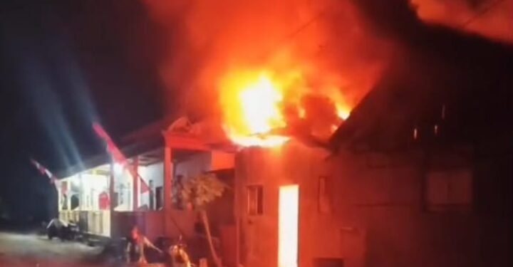 Satu Rumah Ludes Terbakar di Kelurahan Baharu Selatan Kotabaru