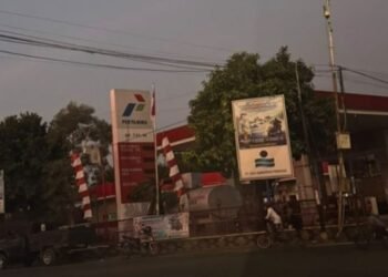Ketegangan di Antrean Solar Batulicin Memuncak: Nyaris Bentrok, Warga Laporkan Adanya Ancaman Senjata Tajam