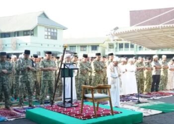 Lawan Karhutla, Ratusan Prajurit TNI di Kalsel Gelar Shalat Minta Hujan