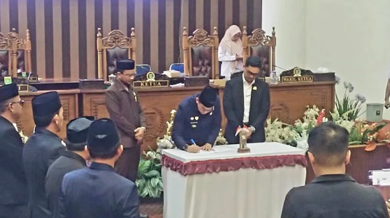 DPRD dan Bupati Tanah Bumbu Tandatangani Berita Acara KUA-PPAS 2027, Pembahasan APBD Dimulai