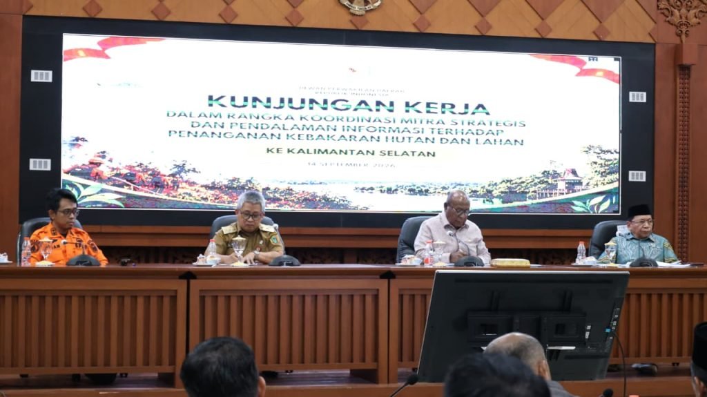 Jajaran Pemerintah Kabupaten Tanah Bumbu menghadiri kunjungan kerja Komite II DPD RI di Banjarbaru membahas penanganan karhutla dan implementasi UU Kehutanan.