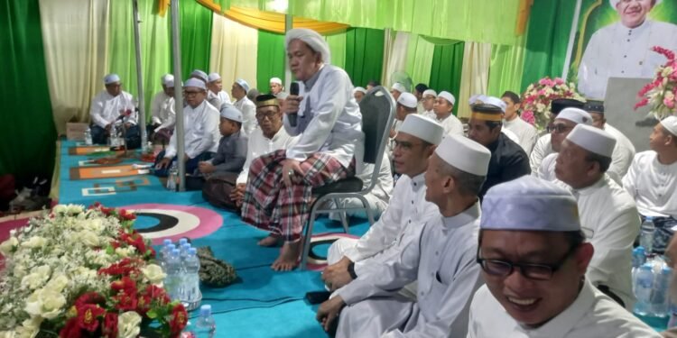 Wakil Bupati Kotabaru Hadiri Ceramah Guru KH.Muhammad zhofaruddin ( Guru Udin) Di Komplek Rumah 10 Kotabaru.